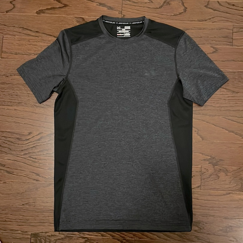 Under Armour HeatGear Men’s dri-fit t-shirt small dark grey